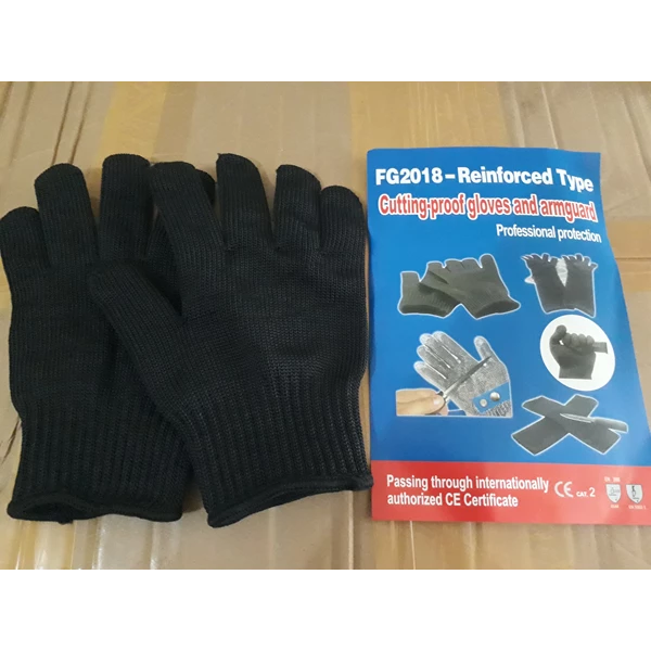 Glove Kniting Black 12cm x 23cm